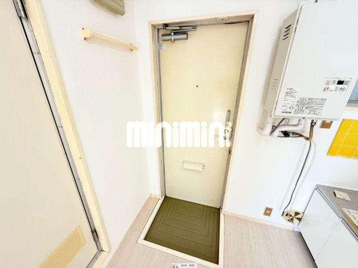 エステートピア子安の玄関