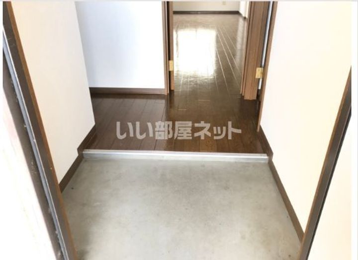 群馬県太田市岩瀬川町(アパート)の賃貸物件の玄関