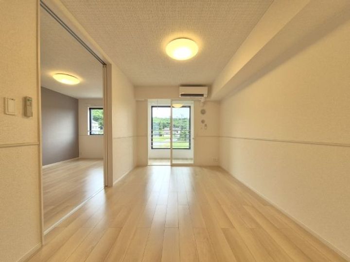 シャトー桜の居間