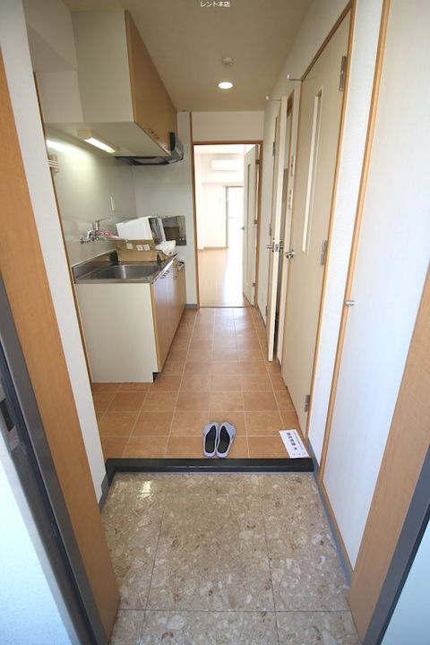 堺町センタービルの玄関