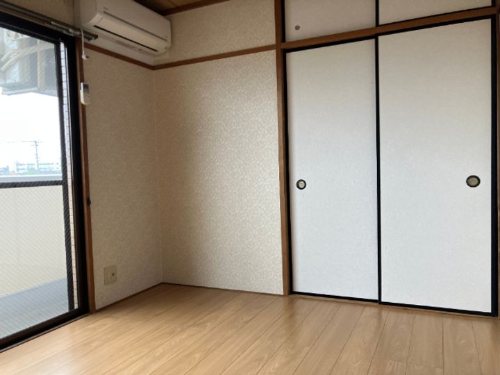 かみしばマンションの居間