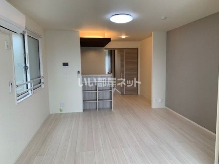 愛知県春日井市気噴町3(アパート)の賃貸物件の居間