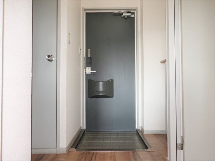 東京都江戸川区中央1(アパート)の賃貸物件の玄関