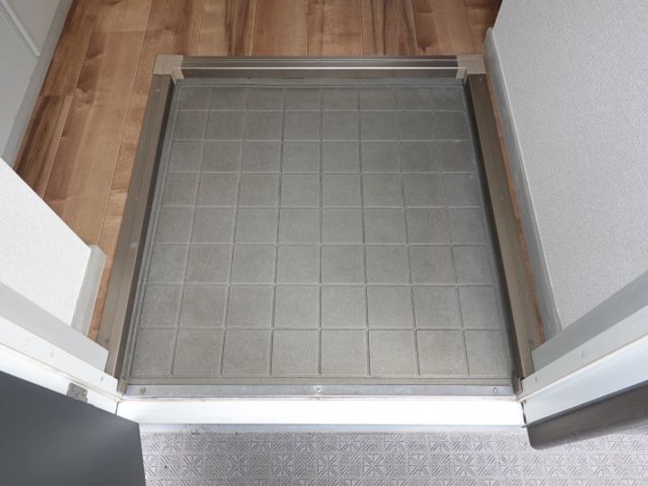 東京都江戸川区中央1(アパート)の賃貸物件の玄関