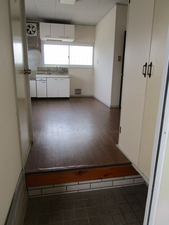 シティラグーンB棟の玄関