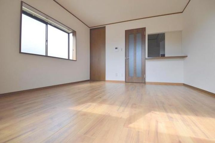 グラース中島壱番館の居間