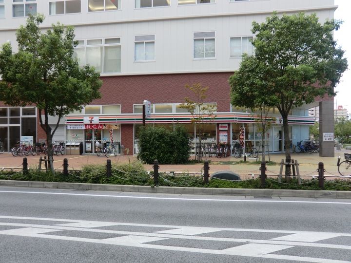 クリスタルプラザの周辺
