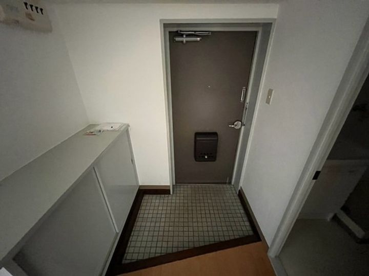 五日市ロイヤルハイツの玄関