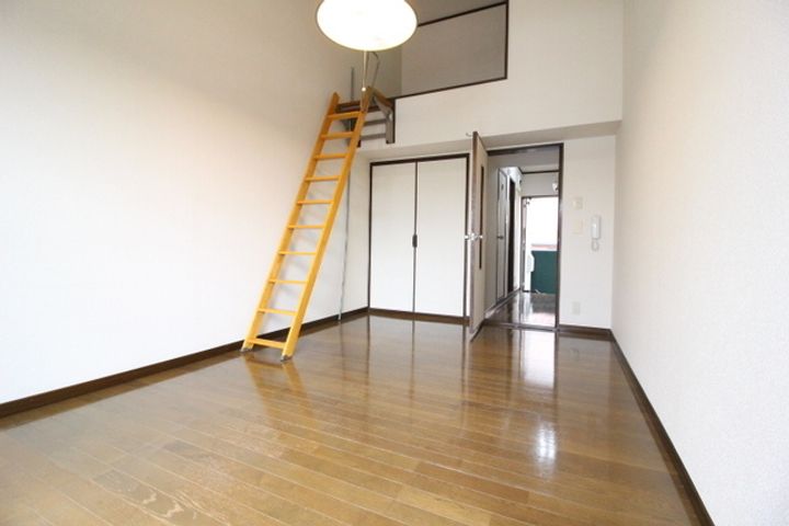 TAKE1の居間