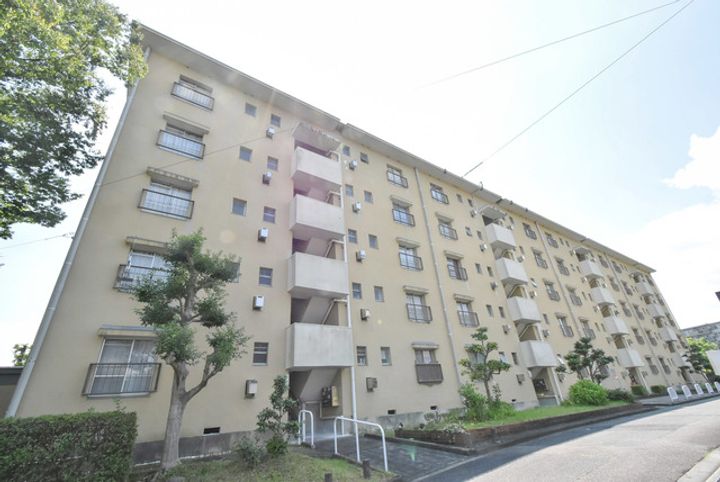 UR藤山台の外観