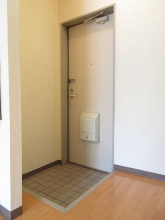 佃コーポIの玄関
