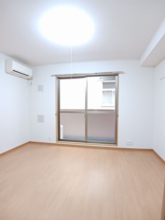 新潟県長岡市表町1(マンション)の賃貸物件の居間