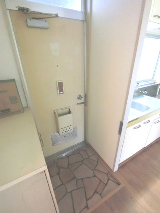 千葉県市原市君塚5(アパート)の賃貸物件の玄関