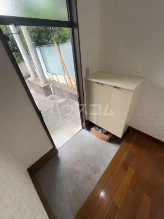 千葉県市川市真間5(一戸建)の賃貸物件の玄関