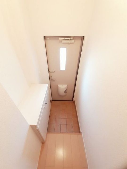 グランデ楓Bの玄関