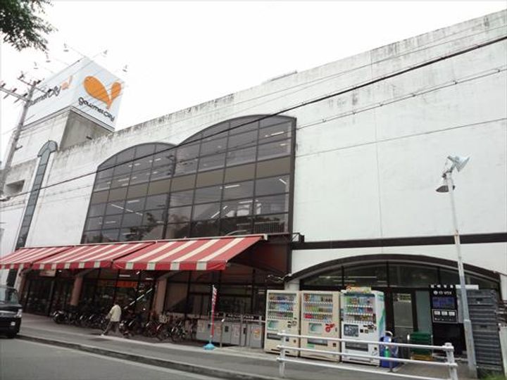 長谷川ビルの周辺