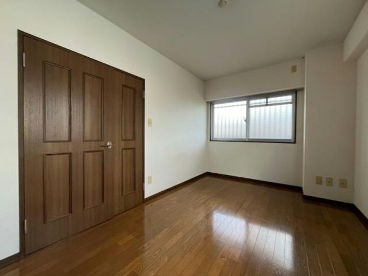 エクセレント清水の居間