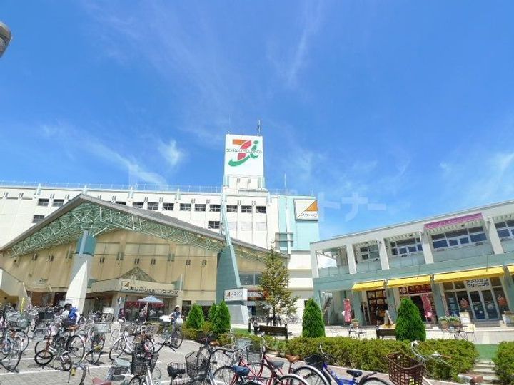 メゾン・ド・イールIIの周辺