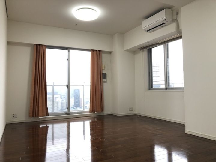 キャナルファーストタワーの居間