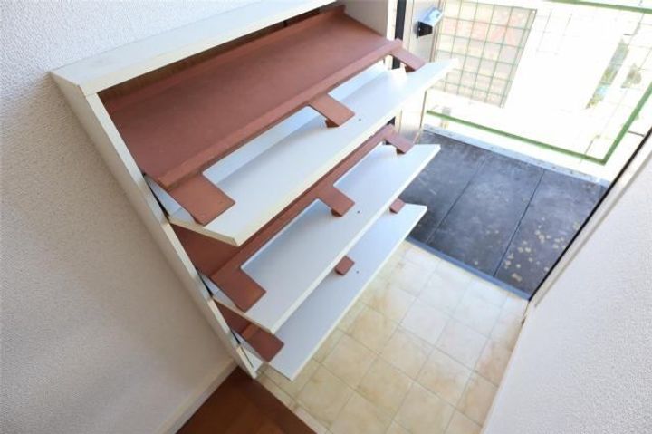 プレシジョンウイングの玄関
