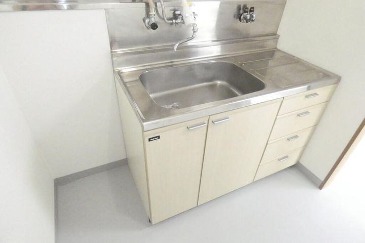 泉観光ビルのキッチン