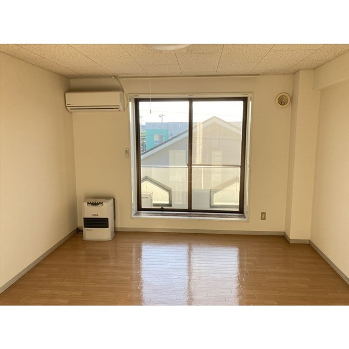 フレール富田の居間