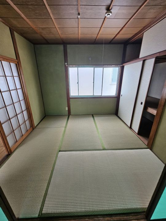 植田貸家の居間