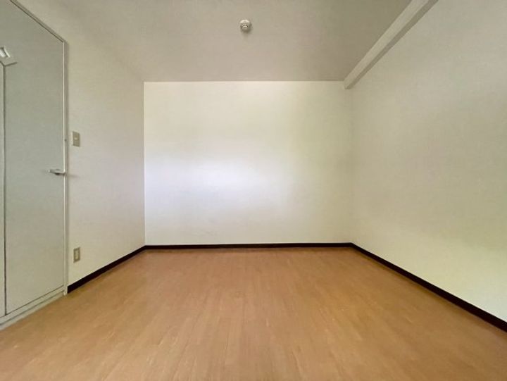 ラジュニール春日丘の内装