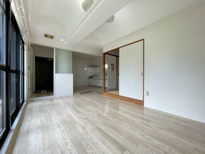 ラジュニール春日丘の居間