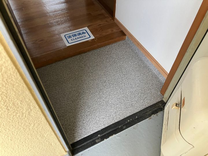 かみしばマンションの玄関