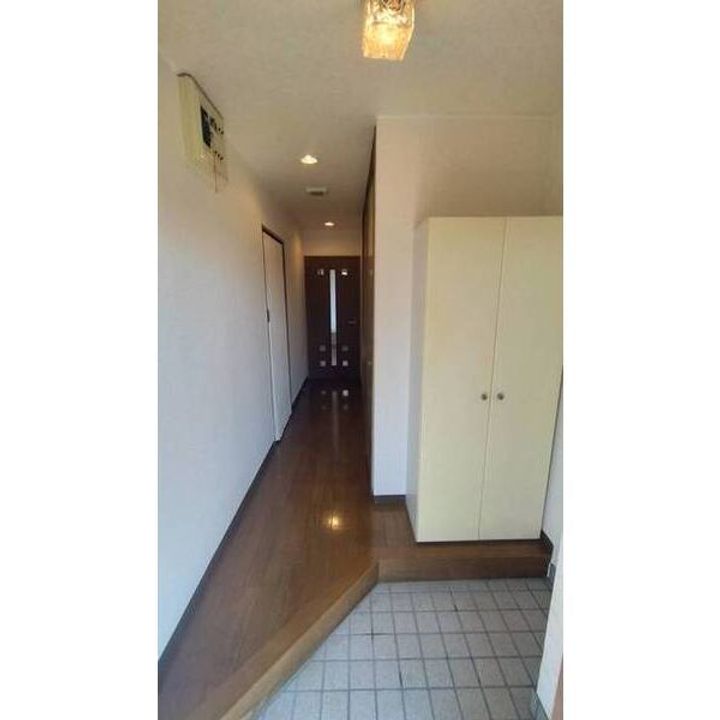 メゾン・ド・ブルーコロネットの玄関