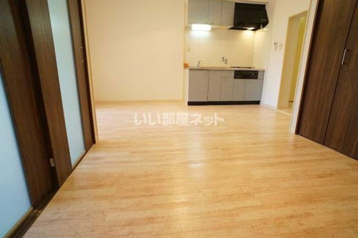 京都府京都市右京区太秦多藪町(マンション)の賃貸物件の居間