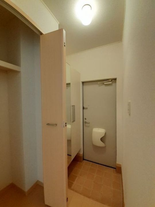 新潟県三条市曲渕3(アパート)の賃貸物件の玄関