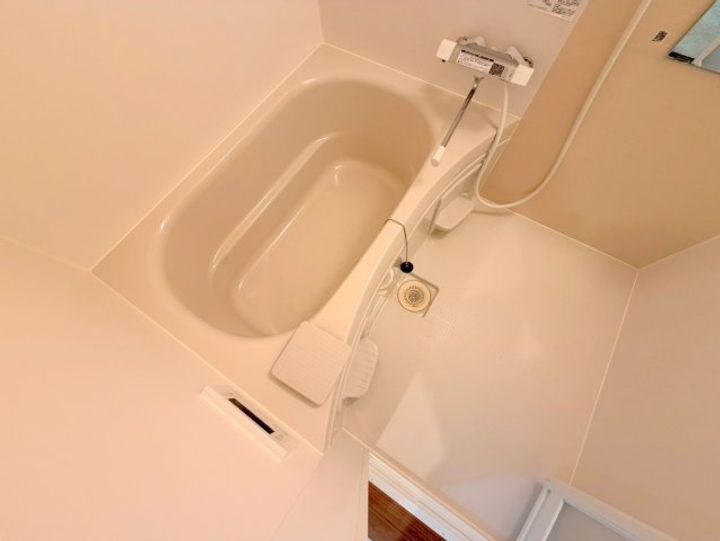 カーサフォルトゥナート額田駅前の風呂