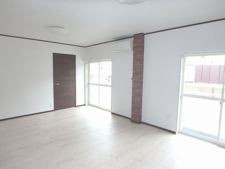 メゾンママIの居間