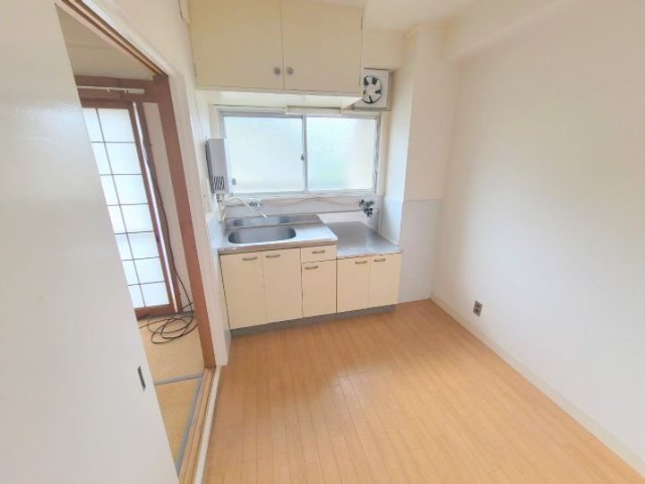 奈良県生駒市本町(マンション)の賃貸物件のキッチン