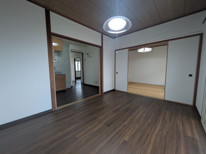メゾンダイトクの居間
