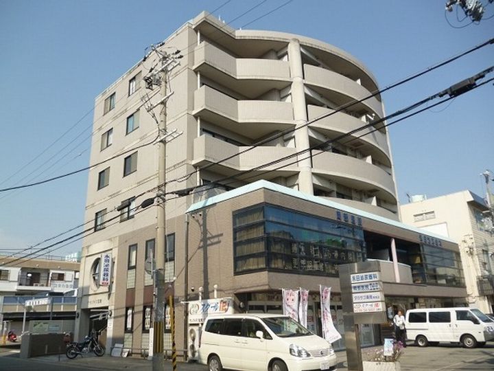 サンライズ宝殿の外観