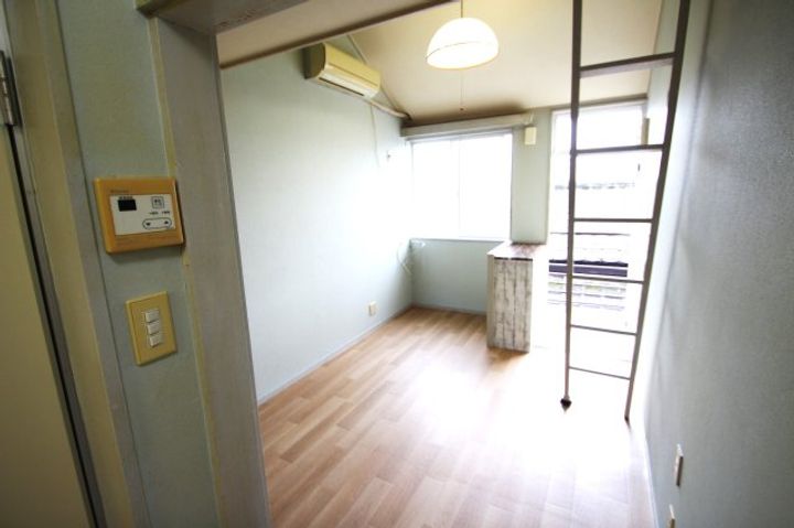 NEZURAM1の居間