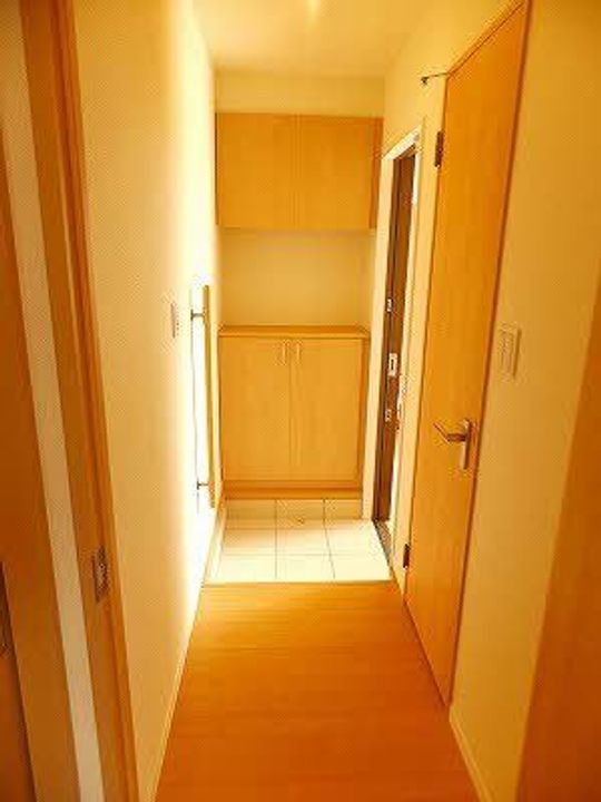 ボナール上安 C棟の玄関