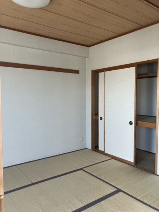 アスティオン東中島の居間