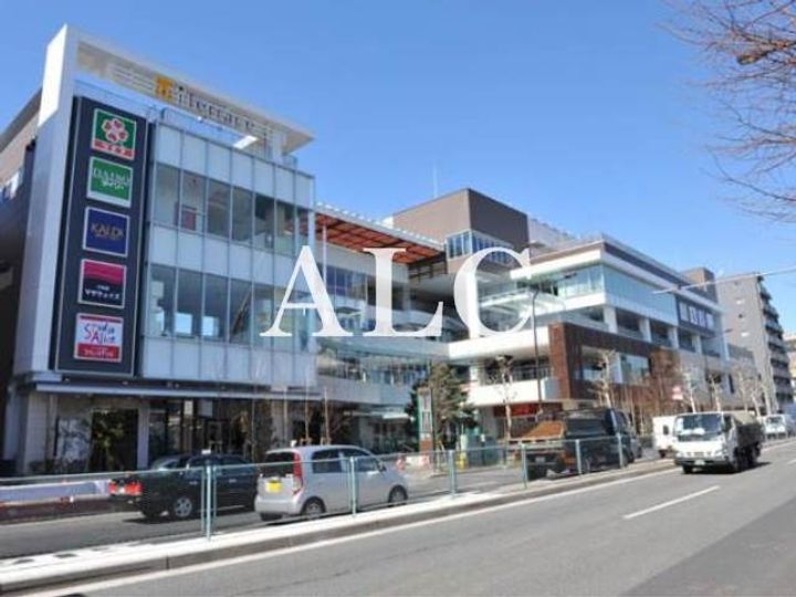 ロイヤルハウスの周辺