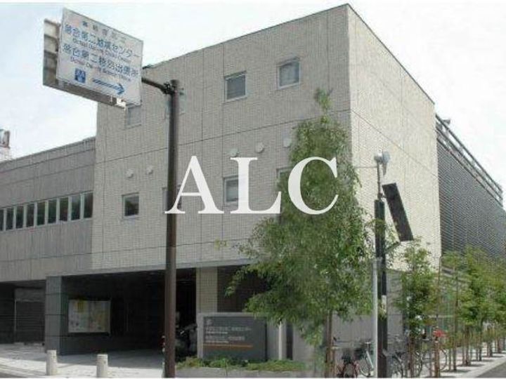 ロイヤルハウスの周辺