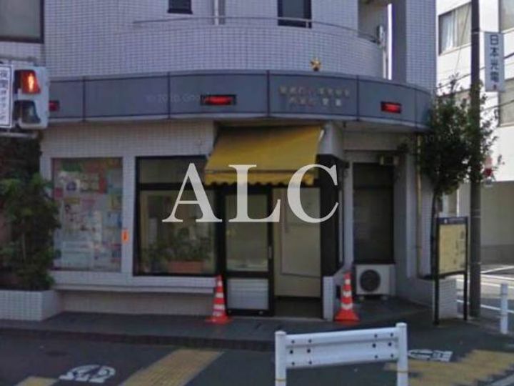 ロイヤルハウスの周辺