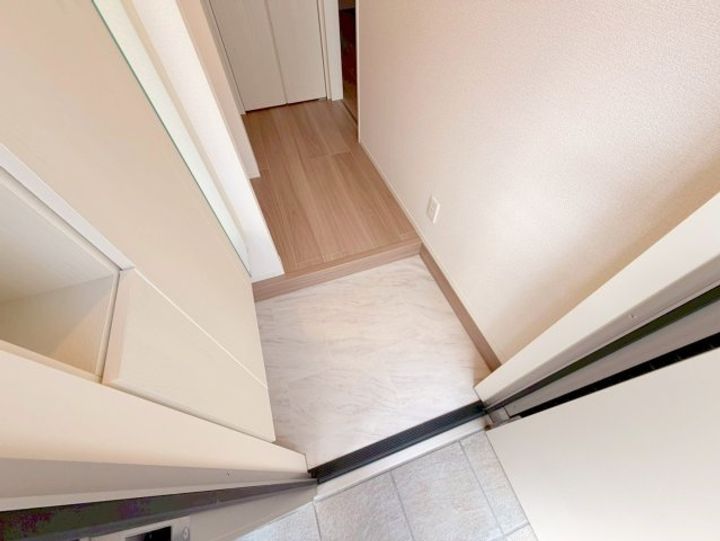 グランディール南四条の玄関