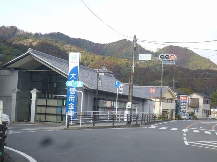 ヴァン シャンソンの周辺