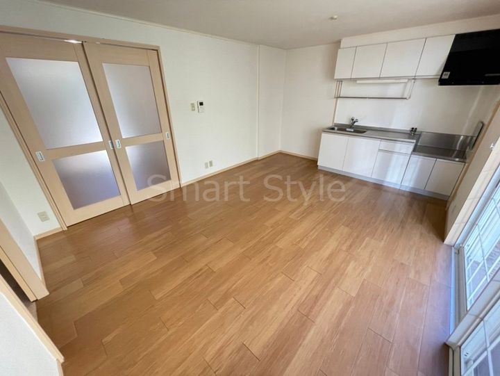 エナール桃山(4)の居間