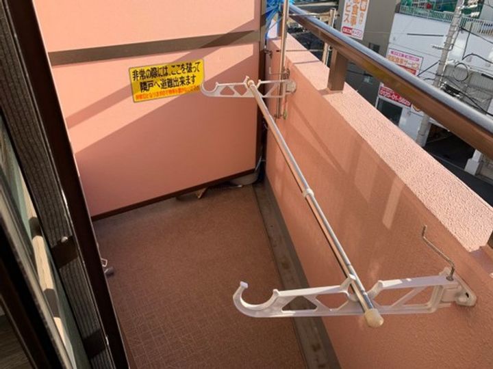 日経舟入南の内装