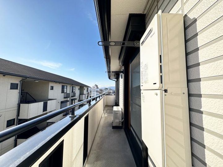 高知県高知市南川添の賃貸アパートの内装