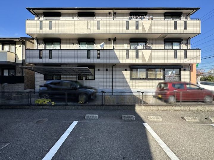 高知県高知市南川添の賃貸アパートの外観